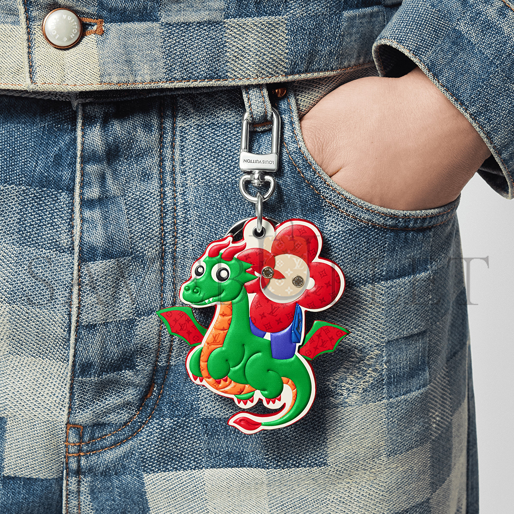 l**is v*t*n lv dragon u1u1enne figurine key holder and bag charm m01466